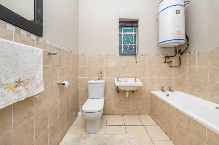 4 Bedroom Property for Sale in Sidwell Eastern Cape